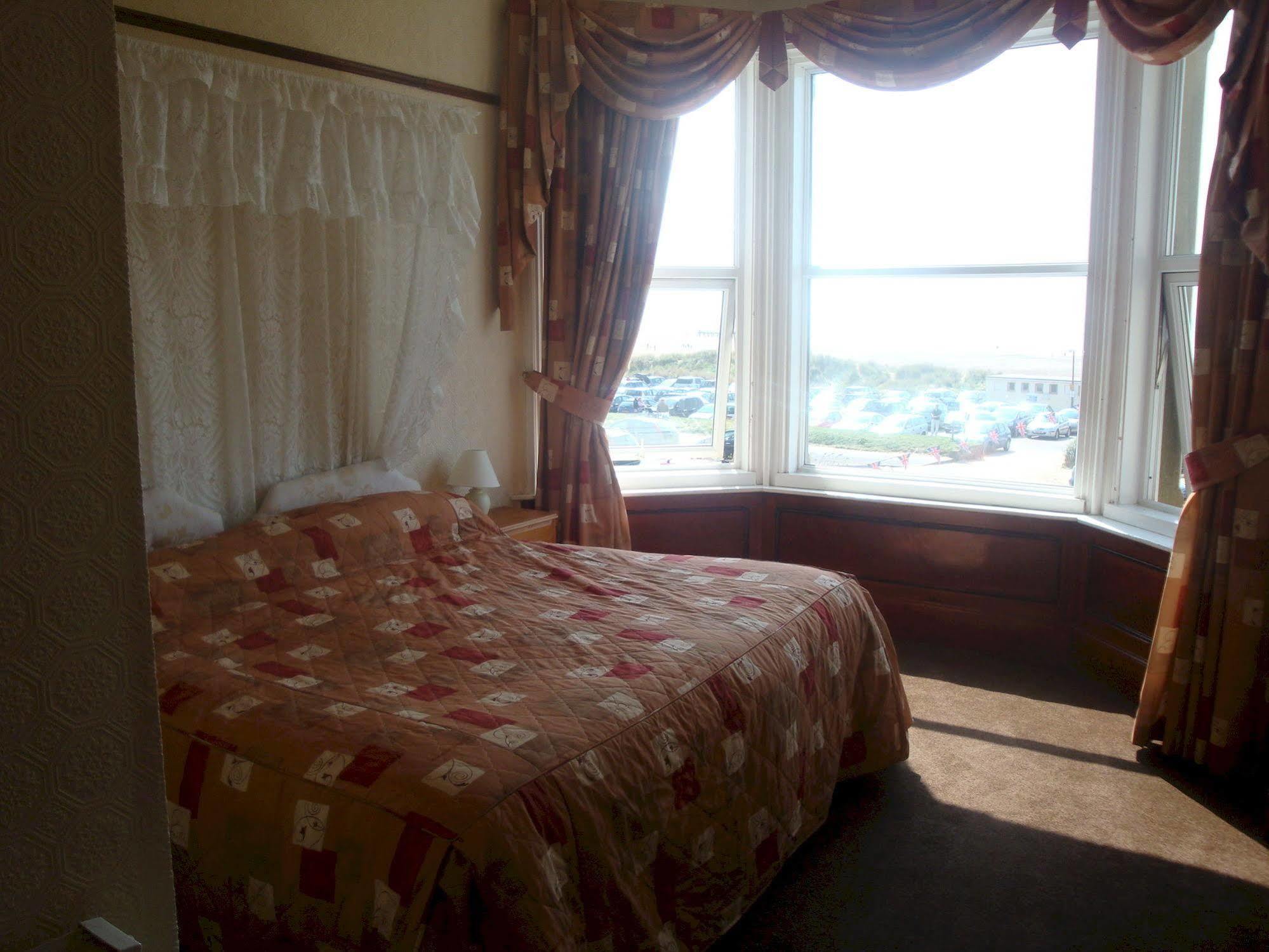 Monterey Beach Hotel Lytham St Annes Bagian luar foto