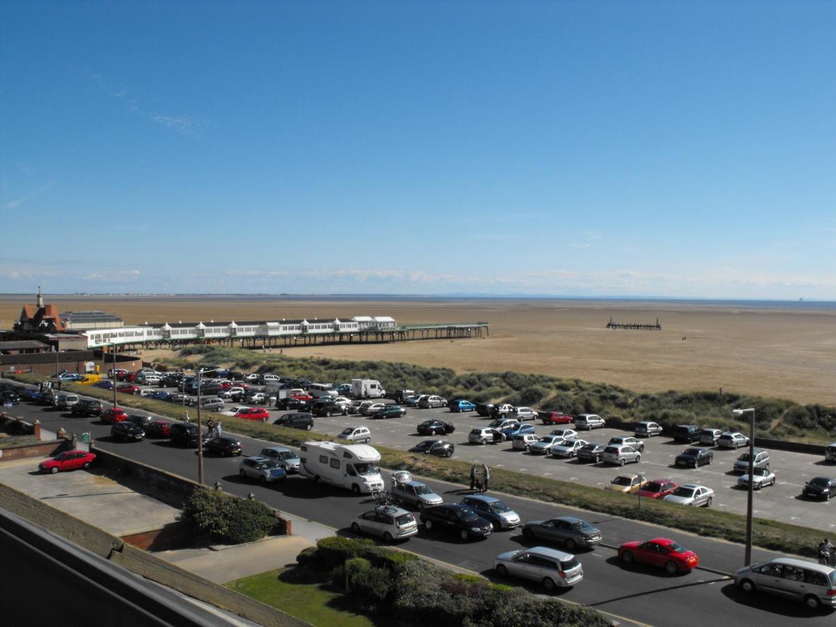 Monterey Beach Hotel Lytham St Annes Bagian luar foto